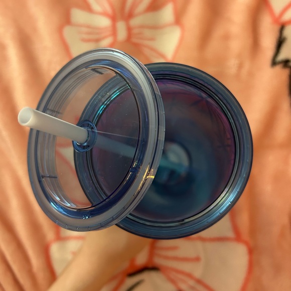 Starbucks Snowflake Tumbler with Straw - Picture 3 of 4